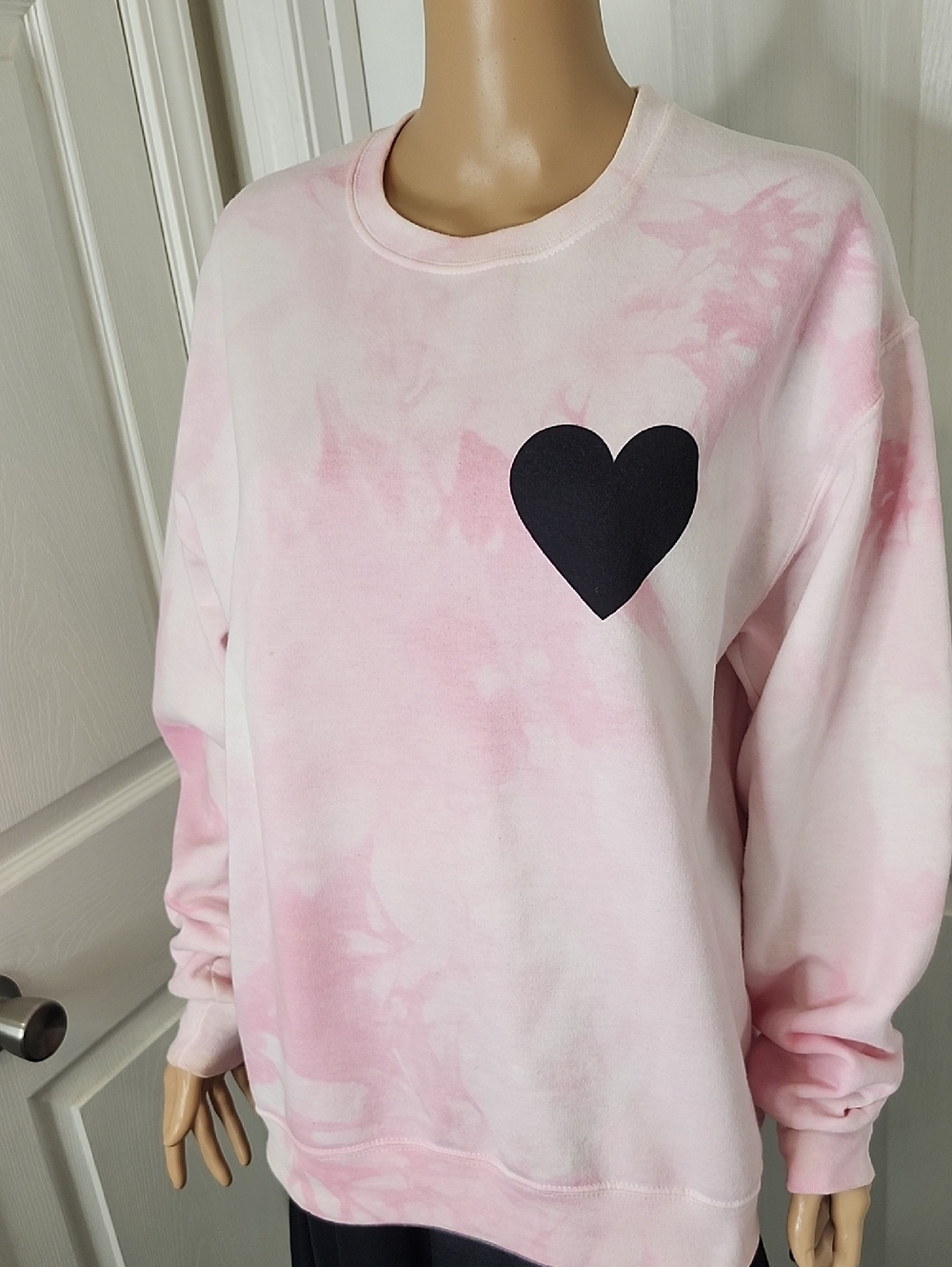Women's Pink Tie-Dye Heart Pullover Sweatshirt